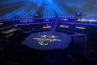 Coreia abre Paralimpíada de PyeongChang com show de luzes e emoção