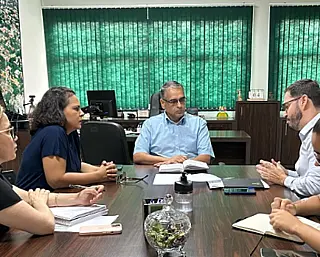Gleice cobra solução de novo secretário de Educação