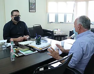 Prefeito debate recolhimento de lixo eletrônico com empresa de Campo Grande