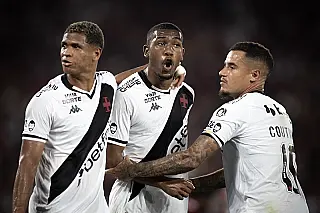CBF afasta árbitros após rodada polêmica