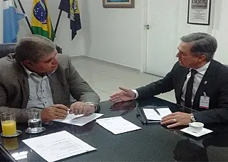 Carlinhos pede apoio de Marun para liberar dinheiro da construção do DOF