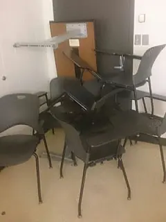 Após tiros, professora faz barricada em sala de universidade de Ohio