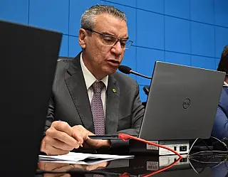 Corrêa pede mais 5 mil CNHs