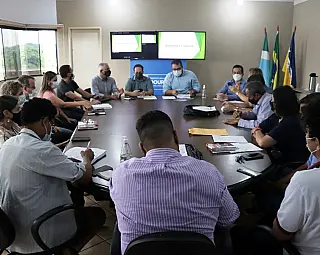 Professor tem reajuste de 24% em dois anos de Alan Guedes
