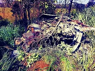 Colisão entre carro e carreta mata mulher grávida e adolescente na BR 267