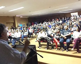 Murilo atende servidores com PCCR e entrega Prefeitura dentro da lei