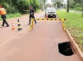 Madson pede solução para o 'buracão' da avenida Presidente Vargas