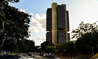 Divergências com Banco Central marcam 100 primeiros dias de governo