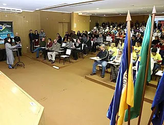 Prefeita diz que não aceita oportunismo eleitoral interferindo na gestão