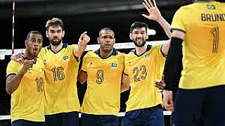 Brasil vence Egito e se garante nas quartas do vôlei masculino em Paris