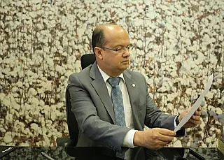 Barbosinha homenageia os 20 anos do curso de Direito da UFGD em sessão da Assembleia