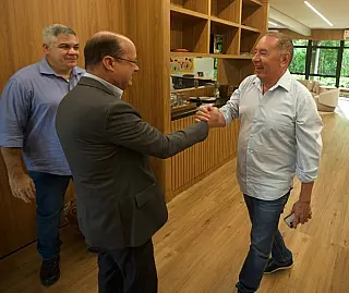 Barbosinha assume comando do Estado até o dia 14
