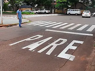 Sinalização da Rua Cuiabá reforça a segurança de usuários da via