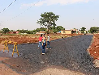 Bairros de Dourados comemoram chegada de mais frentes de asfalto