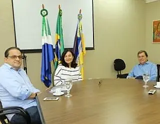 Sérgio de Paula discute agenda para Reinaldo com Délia