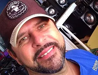Homem que usava medicação controlada surta, invade delegacia e é morto por policiais