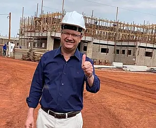 Barbosinha comemora anúncio de obras da segunda fase do Hospital Regional