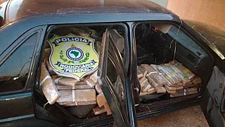 PRF apreende 528 quilos de maconha mas traficante consegue fugir