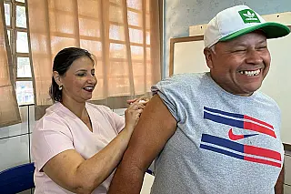 Vacinação contra dengue acontece neste sábado em Dourados