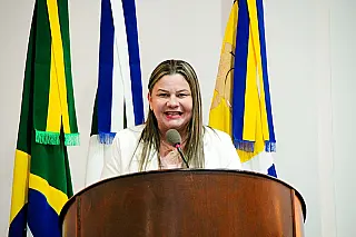 Ana Paula homenageia Igreja Comunidade Tempo de Vida