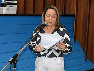 Lia Nogueira pede redutor de velocidade em Assentamento