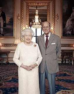 Para marcar 70 anos de casamento Rainha Elizabeth II e príncipe Philip ganham novo retrato