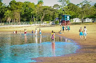 Após banhistas serem atacados por piranhas, balneário é fechado por tempo indeterminado