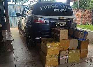 Força Tática aborda carro de Dourados com dez caixas de produtos do Paraguai