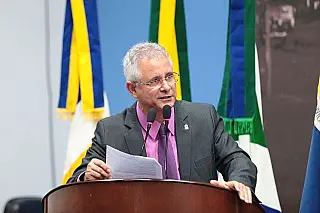 Sergio Nogueira solicita troca de computadores e equipamentos em escola de Itahum