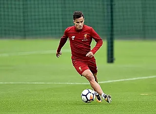 Técnico deixa Coutinho fora da partida contra o Manchester City