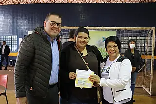Alan participa da entrega dos cartões do programa Mais Social