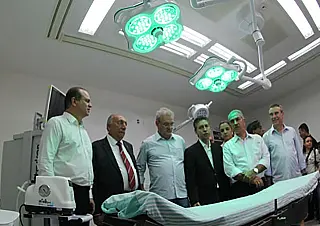 Reinaldo entrega hospital do trauma em Campo Grande e anuncia o de Dourados