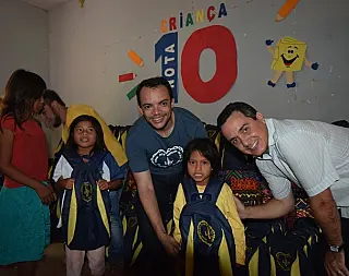 Parceria garante kits escolares para crianças da aldeia Bororó