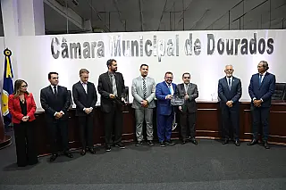 Vereador Laudir homenageia mais de 80 membros do sistema de Justiça