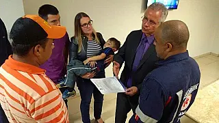 Sergio Nogueira cobra projetos para asfalto nos bairros Pelicano e Carisma