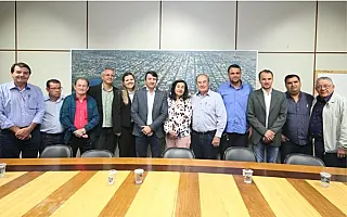 Câmara de Dourados recebe ministro e discute melhorias para o setor agropecuário