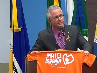 Vereador celebra Maio Laranja e convoca para audiência pública