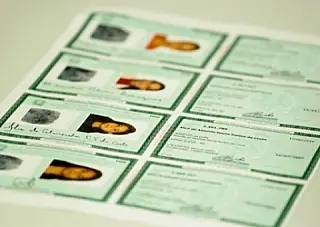 Após 2 meses, Estado volta a emitir carteiras de identidade