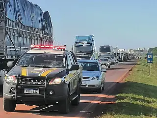 PRF libera rodovia após promessa de negociação com CCR