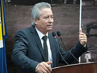 Toninho Cruz intercede por saneamento e pavimentação em bairros