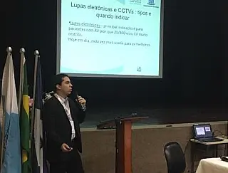Egresso da UFGD ganha prêmio nacional de Oftalmologia