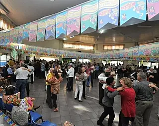 Festa junina da terceira idade começa quarta-feira