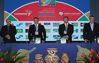 Reinaldo mostra números de MS a juízes