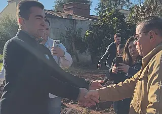 Pedro Pepa acompanha pavimentação no Jardim das Primaveras