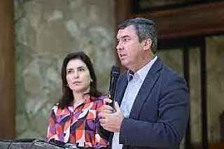 Após conversa em Assunção, Riedel visita ponte em Porto Murtinho