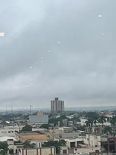 Dourados amanhece com chuva fina, nebulosidade e temperatura em declínio
