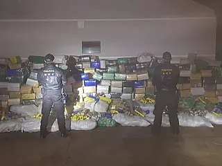 DOF apreende carregamento com 10 toneladas de maconha