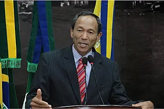 Elias Ishy solicita limpeza na Vila Guarani e melhorias no trânsito