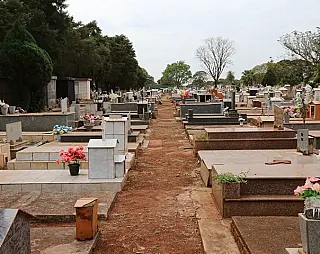 Prefeitura anuncia pavimentação de área de passeio no cemitério municipal