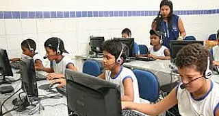 Apenas 11% das escolas têm internet na velocidade certa, diz pesquisa